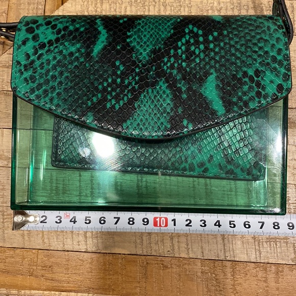 Banana Republic Clutch. - Picture 4 of 5